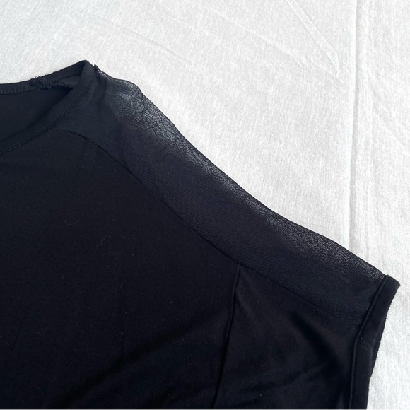 Spense Mesh Detail Top - L - Picture 4 of 5
